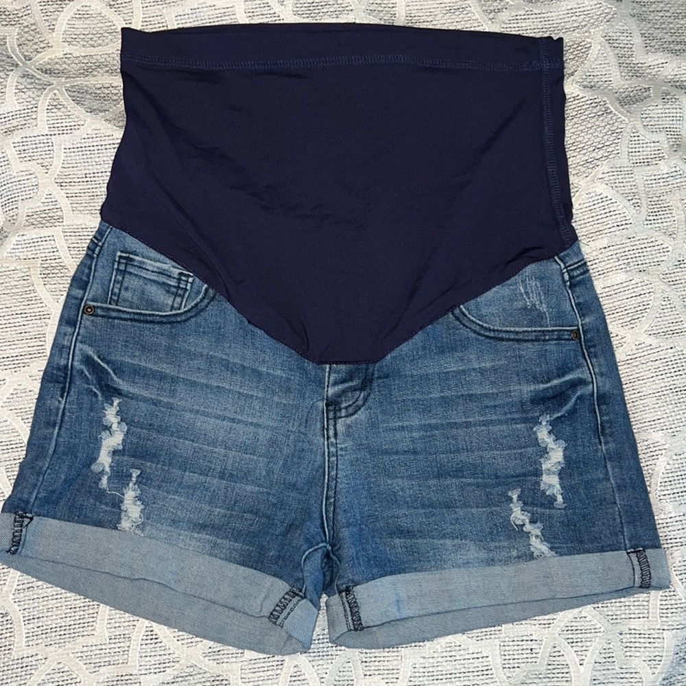Maternity shorts